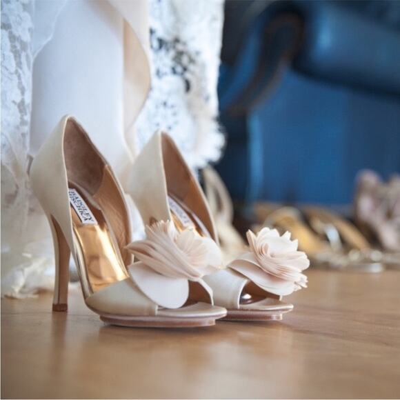 Badgley Mischka Champagne Pump Bridal Satin D'orsey Heel Wedding Cream Bride 7.5 - Picture 1 of 12